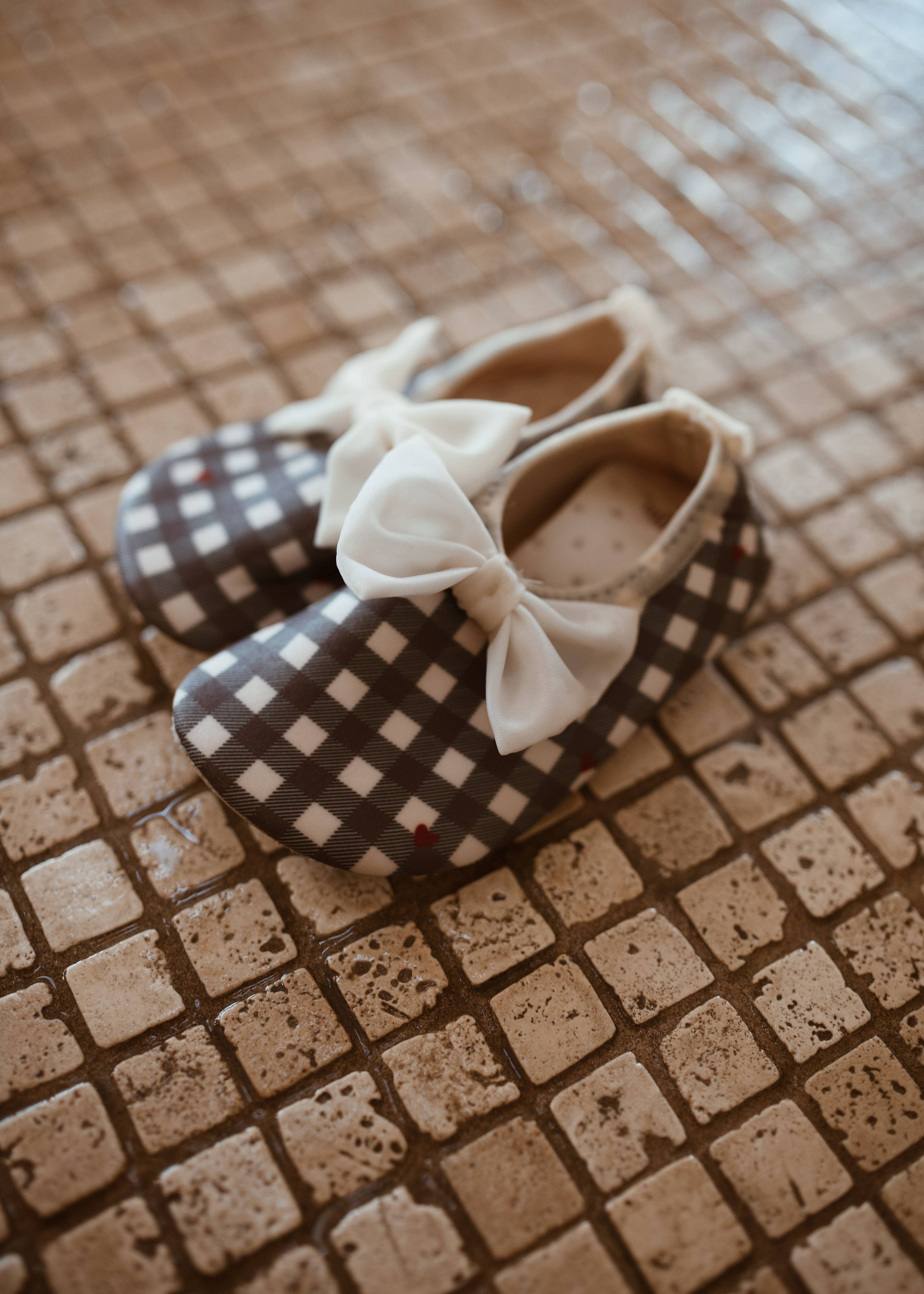 Mrs.Ertha - Nouvelles chaussures de natation - Love Confetti: Confettis d'amour / 22 / 23