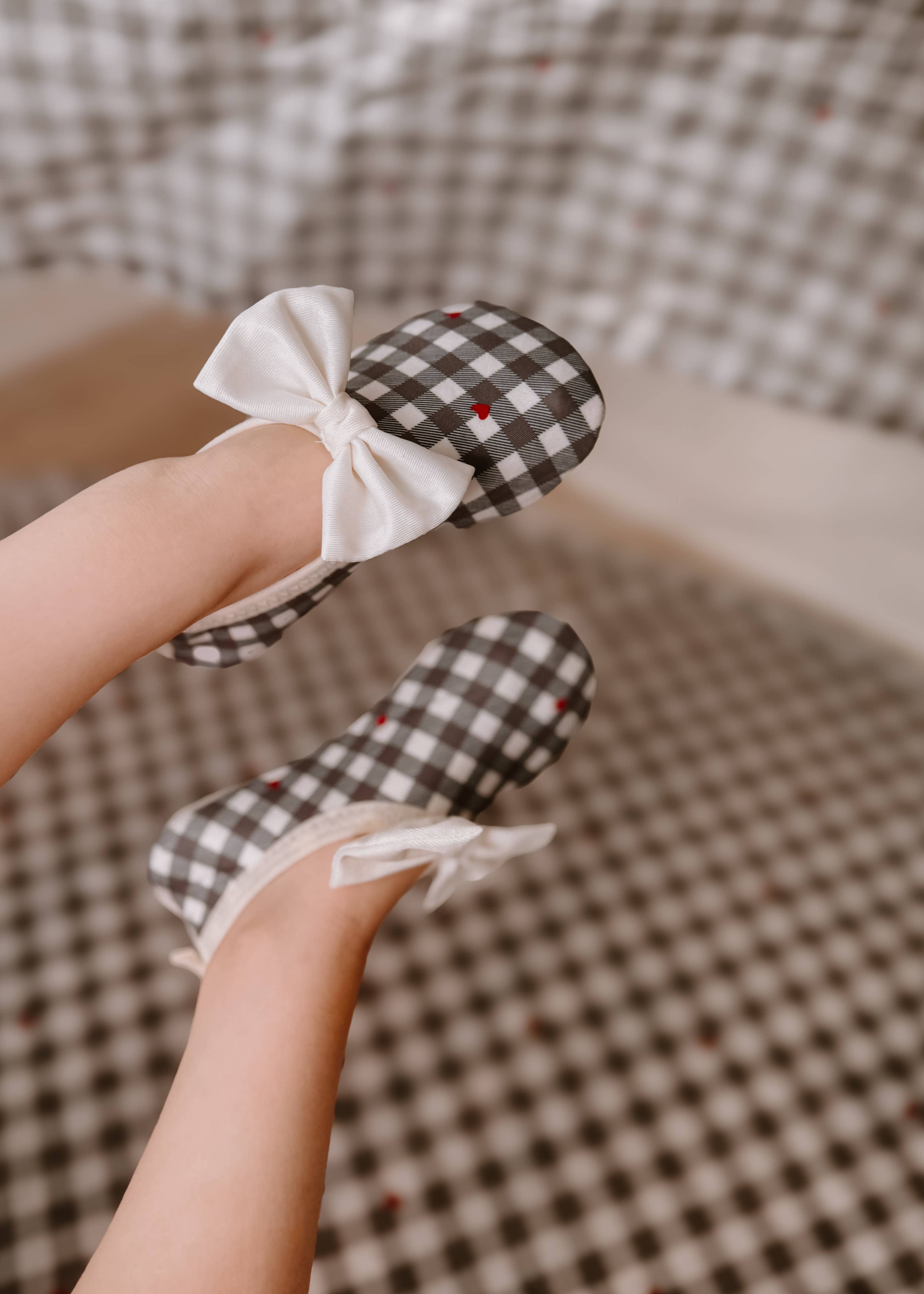 Mrs.Ertha - Nouvelles chaussures de natation - Love Confetti: Confettis d'amour / 22 / 23