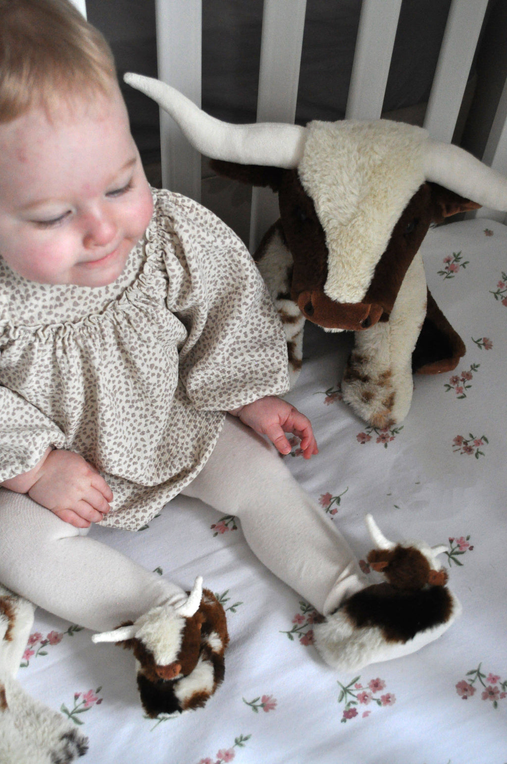 Jomanda Soft Toys & Accessories - UK Based - Pantoufles en peluche Texas Longhorn Highland Cow pour bébé et chaussures de maison