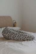 HOBEA-Germany GmbH - Coussin d'allaitement léopard