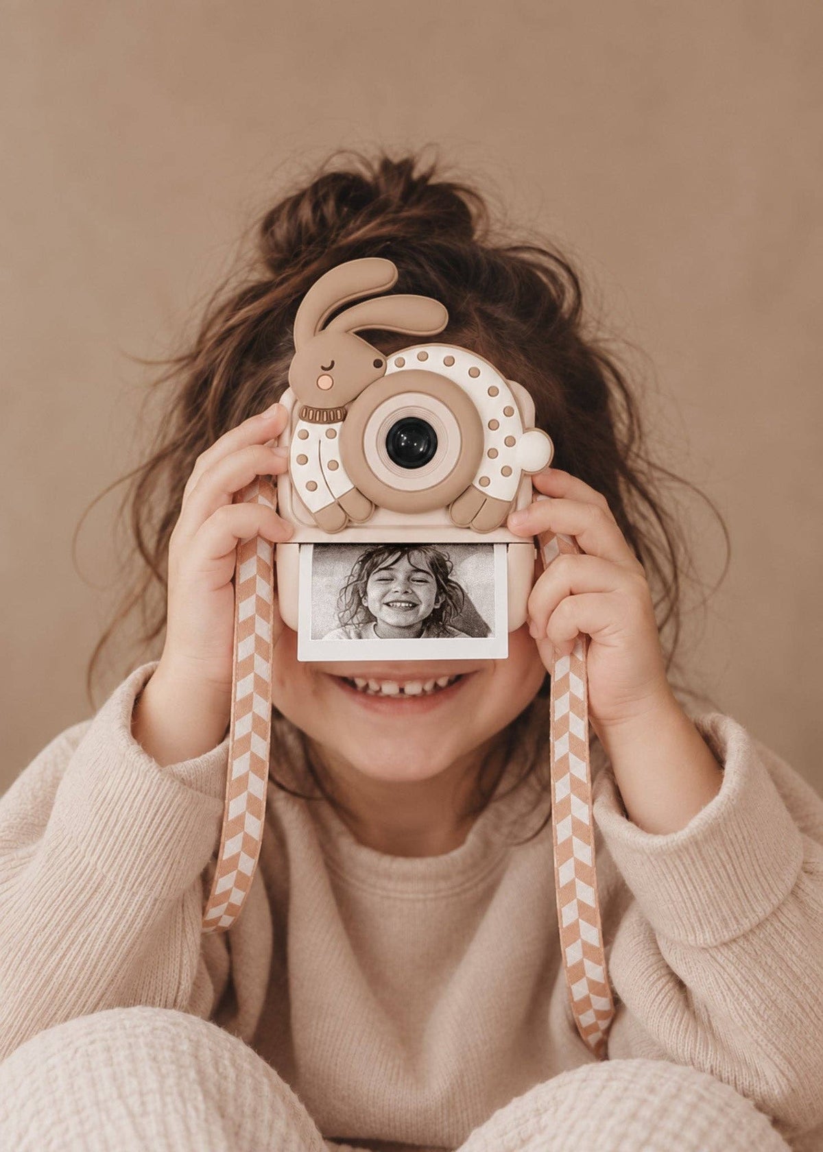 PROCHAINEMENT Mrs.Ertha -  Mon premier appareil photo instantané - Petit Lapin
