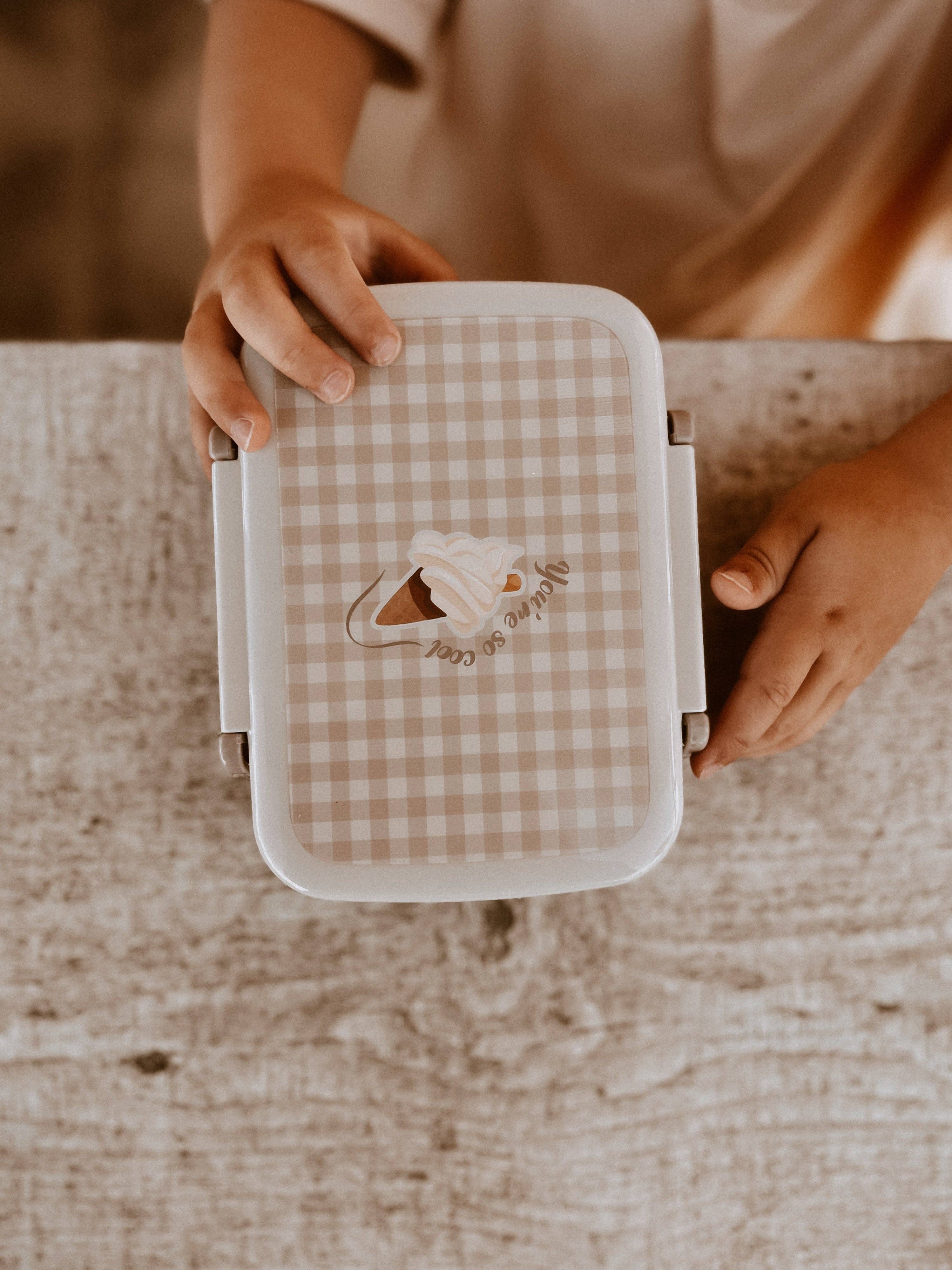 Mrs.Ertha - Lunch Box - Carrés Moelleux